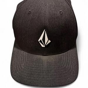 Charcoal Black Volcom cap with embroidered logo #skater